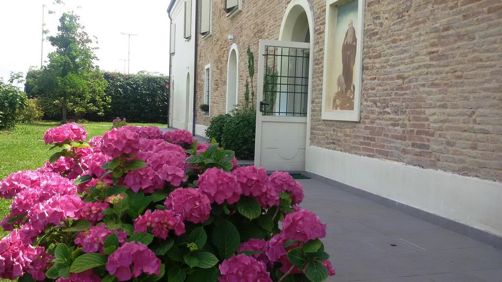 Relais Villa Roncuzzi Russi Kültér fotó