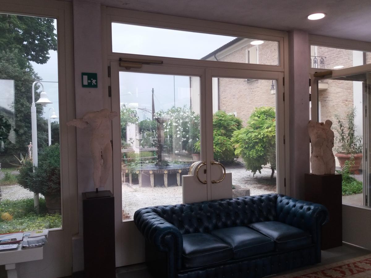 Relais Villa Roncuzzi Russi Kültér fotó